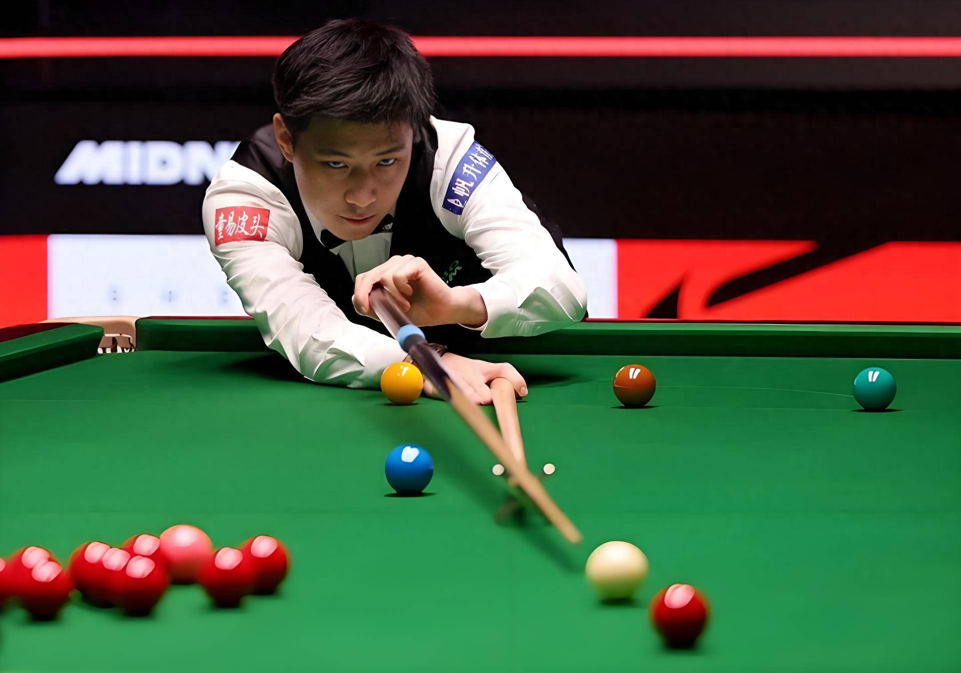 露潜在的贪 露潜在的贪