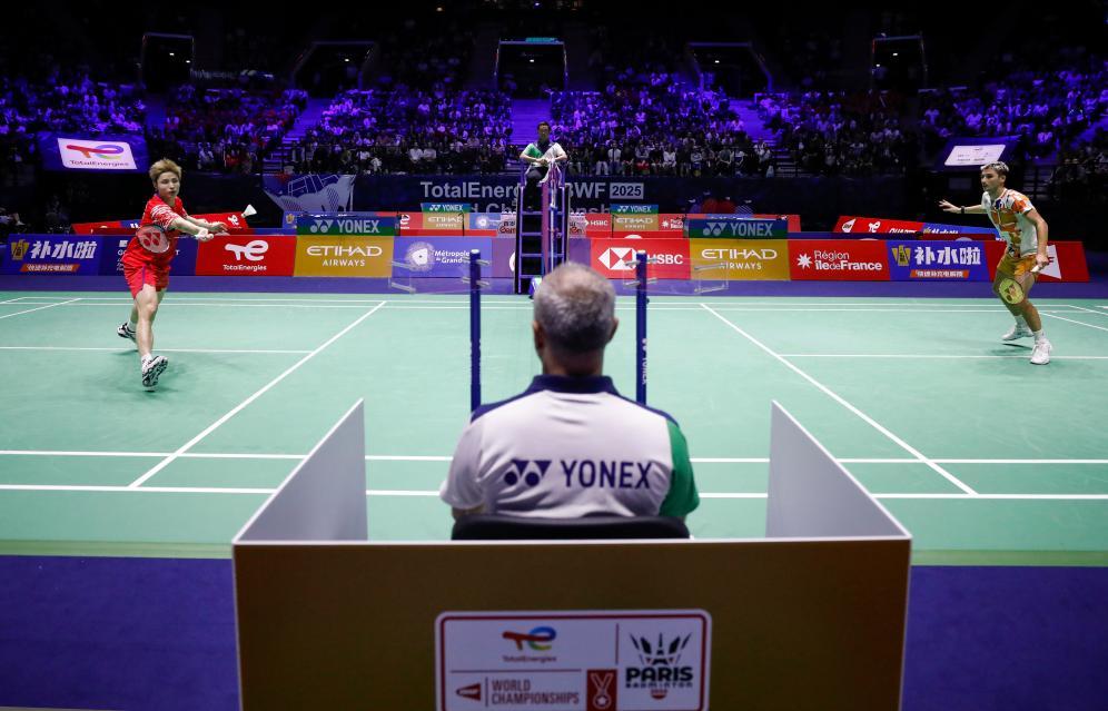 场上展现出 场上展现出