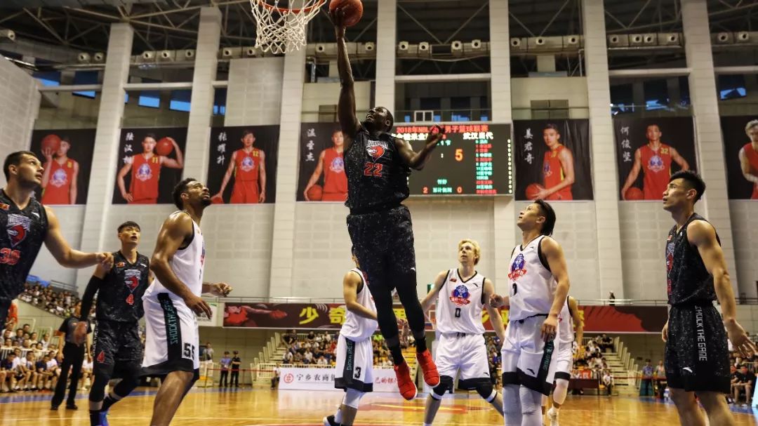 当弃牌率趋 当弃牌率趋